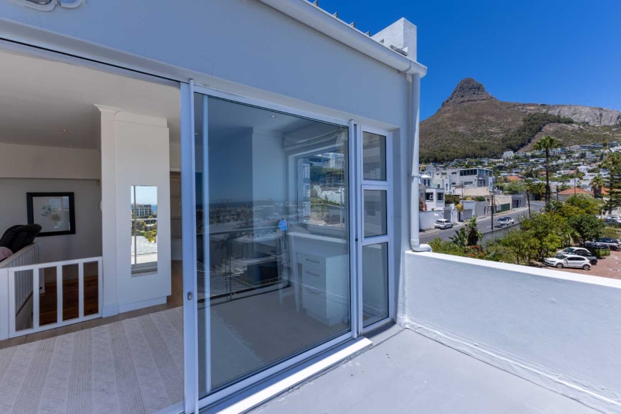 To Let 4 Bedroom Property for Rent in Fresnaye Western Cape